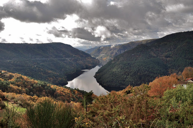 ALONG THE SIL TO TRIVES