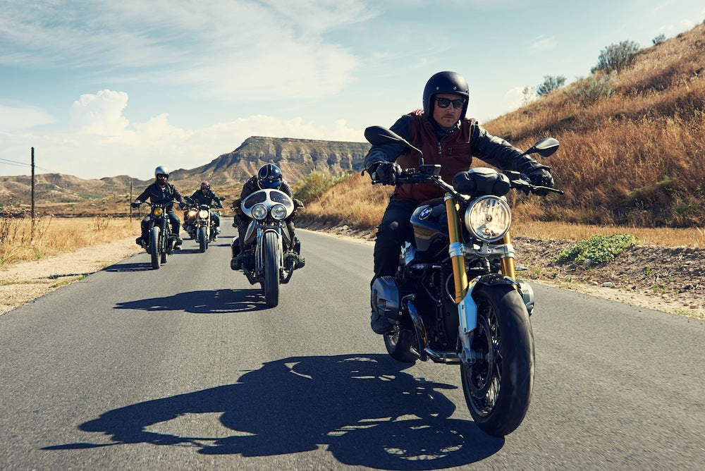 EL SOLITARIO & THE BMW nineT