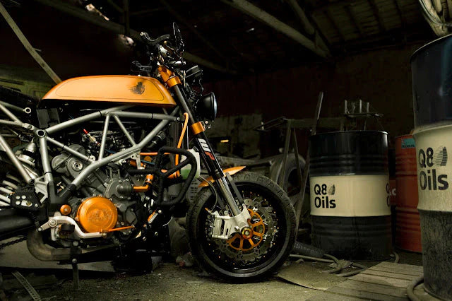 ESMC EXCLUSIVE: MISS HYDE KTM 950