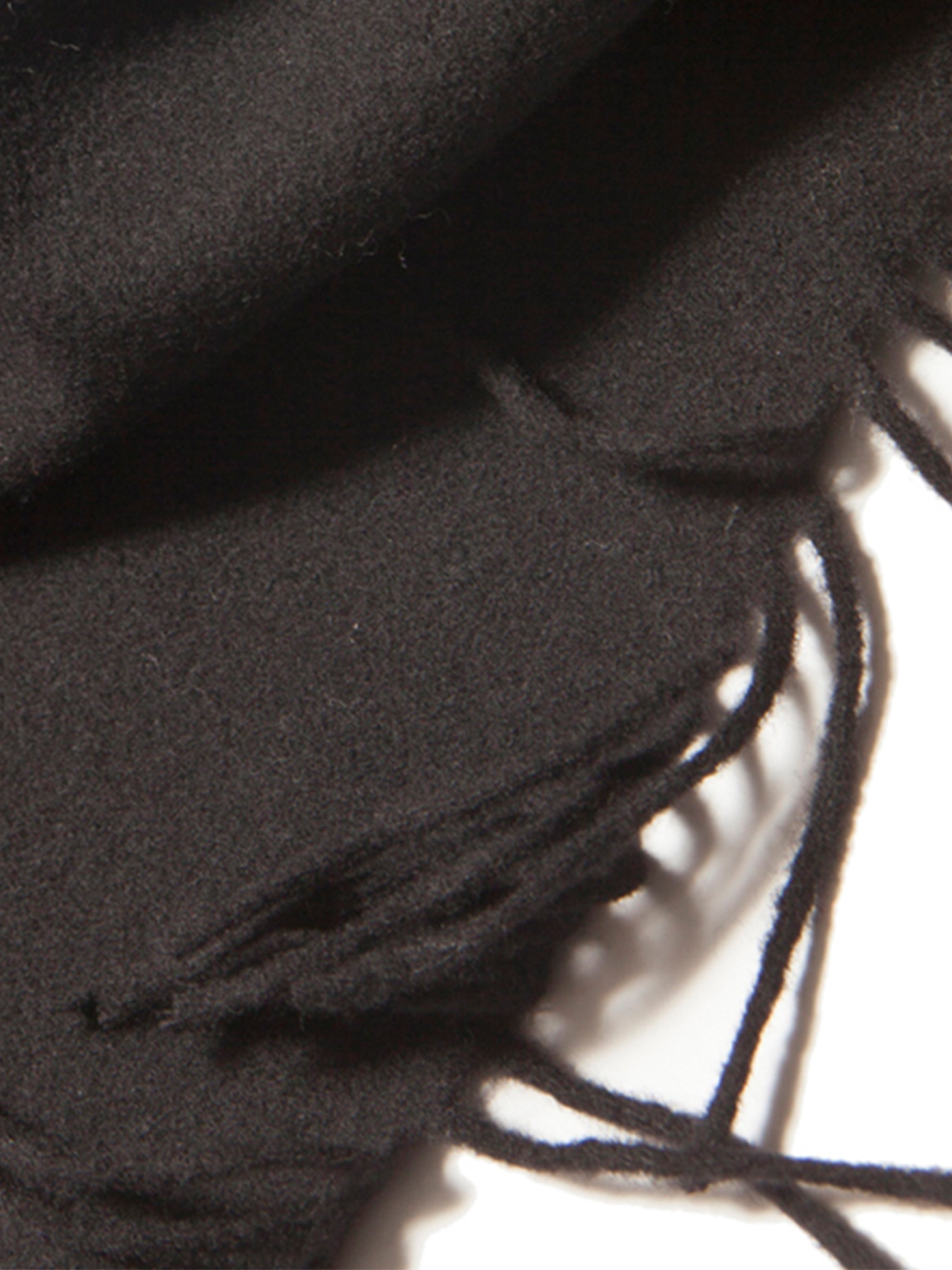 El Solitario Short Poncho Black