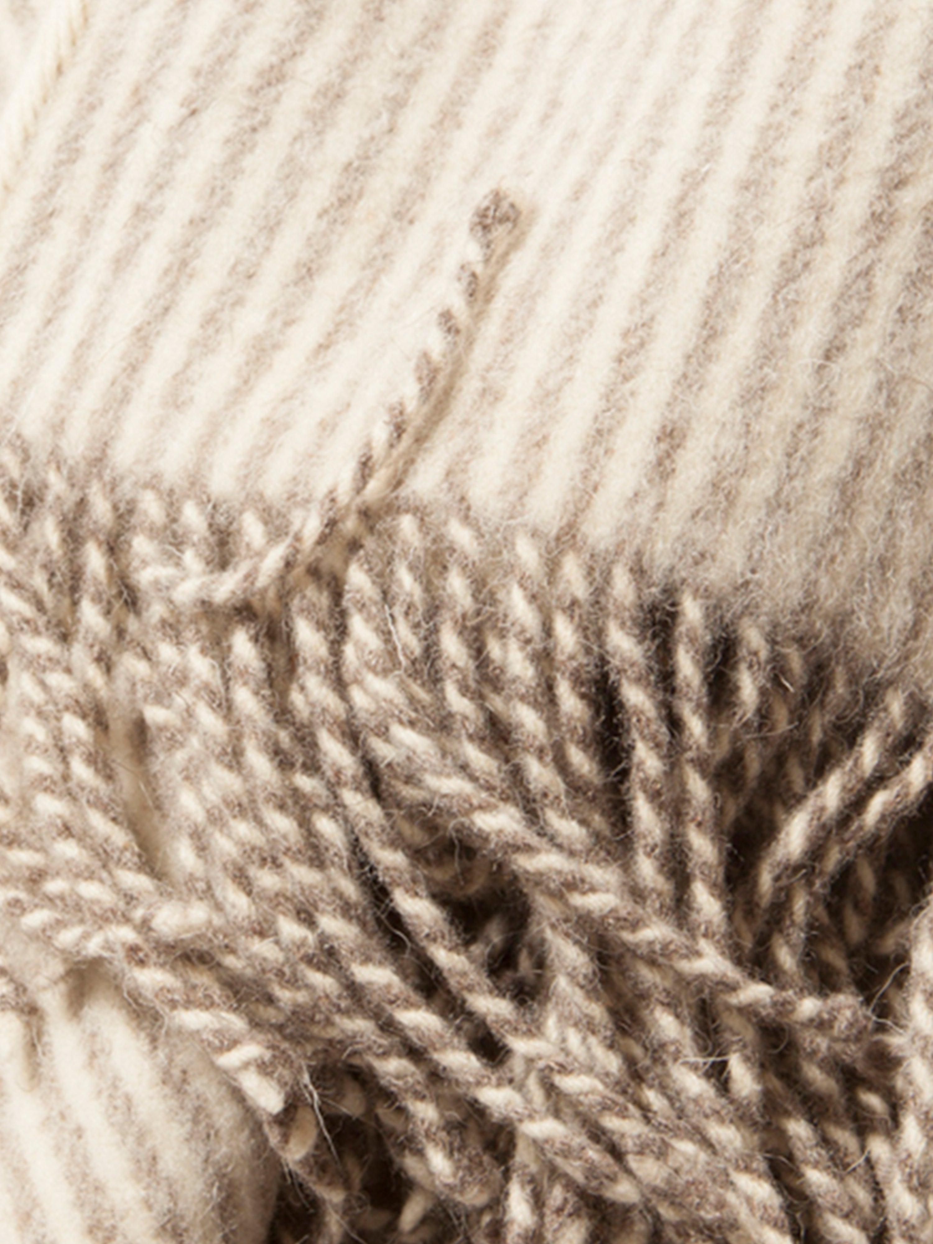 El Solitario Traditional Poncho White