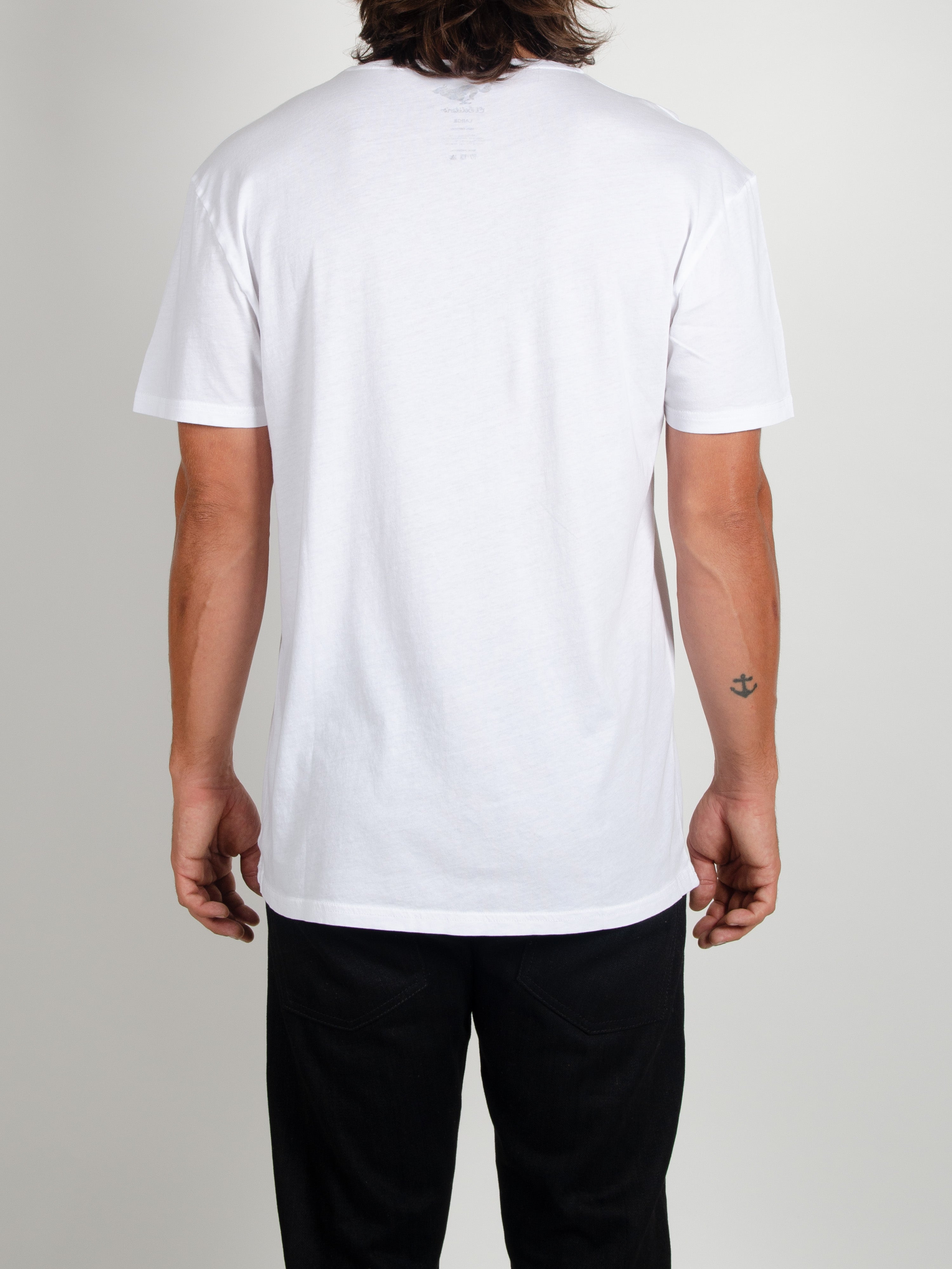 El Solitario Pain White T-Shirts. Model Back