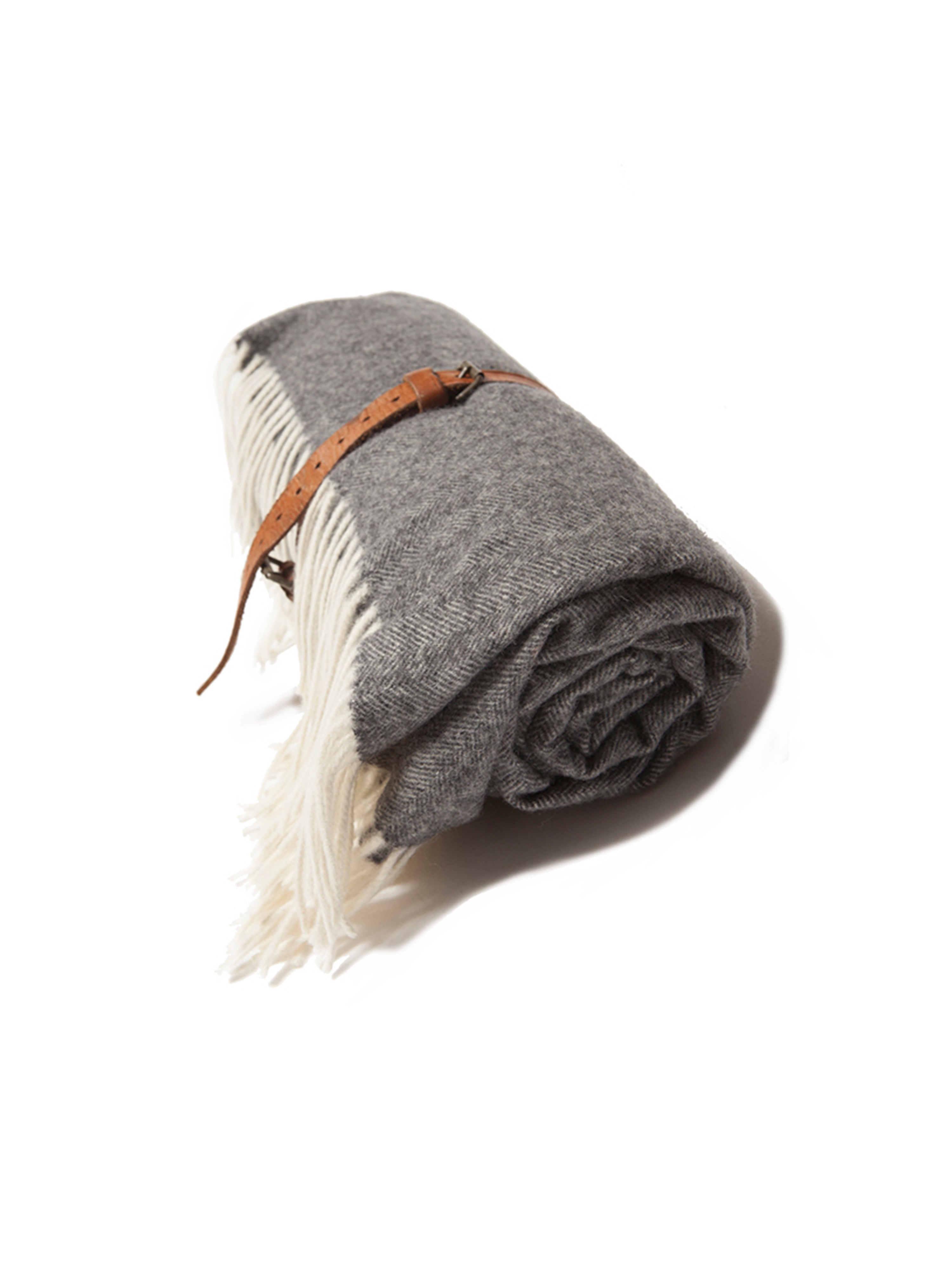 El Solitario Short Poncho Dark Grey
