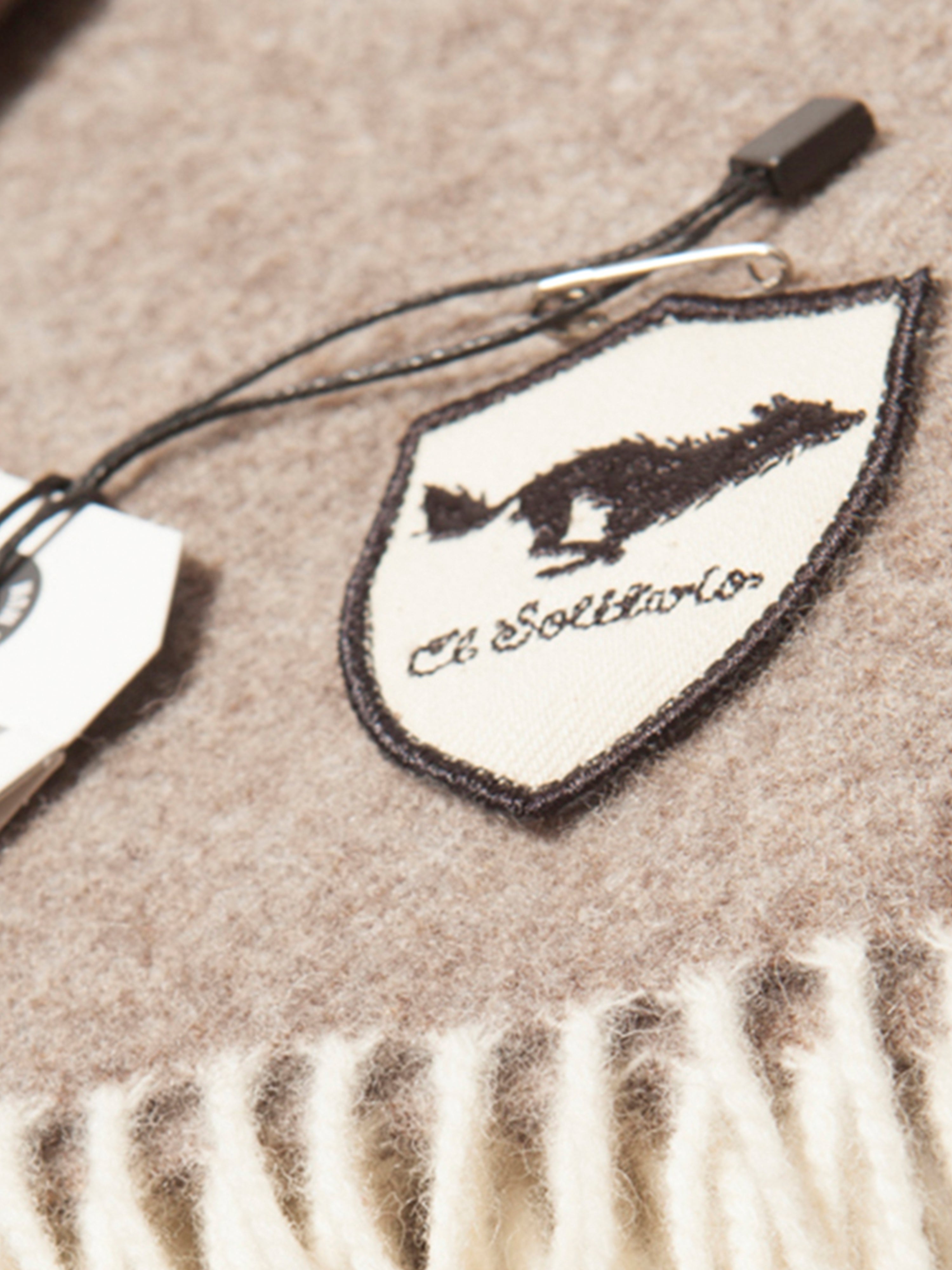 El Solitario Short Poncho Beige